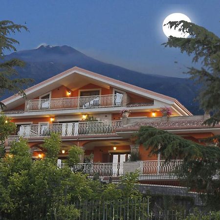 Aparthotel Etna Royal View Trecastagni Esterno foto