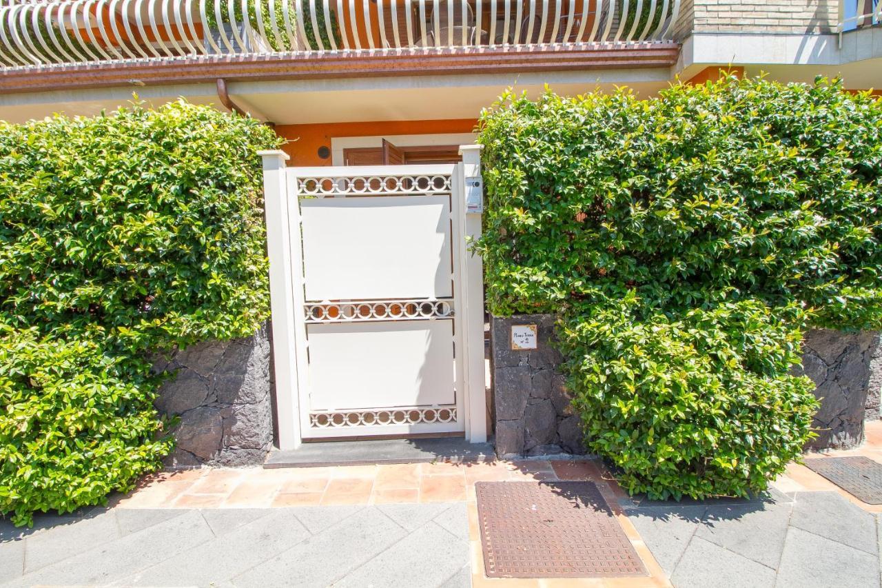 Aparthotel Etna Royal View Trecastagni Esterno foto
