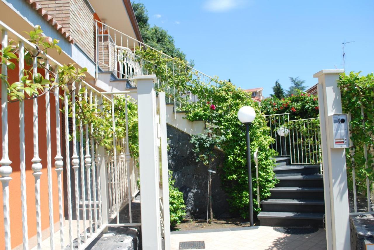 Aparthotel Etna Royal View Trecastagni Esterno foto