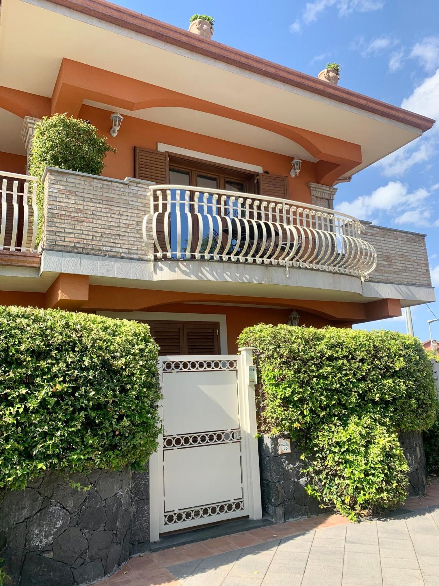 Aparthotel Etna Royal View Trecastagni Esterno foto